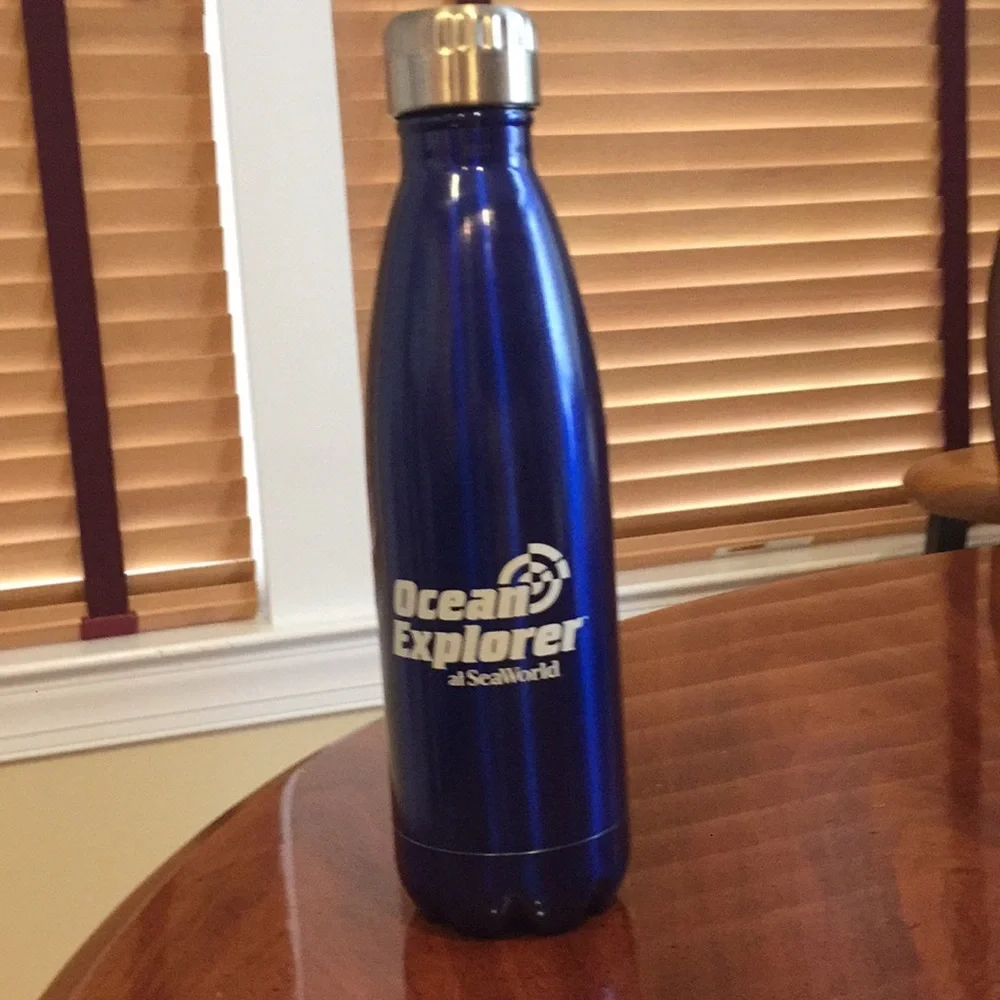SeaWorld Water Bottle - Picture 2 of 2